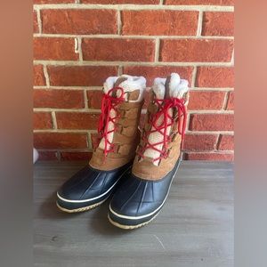 American Eagle Outfitters Winter Duck Boot size 7